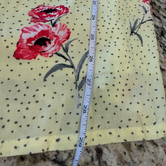 Jolt yellow floral romper open back SZ medium - Picture 6 of 9